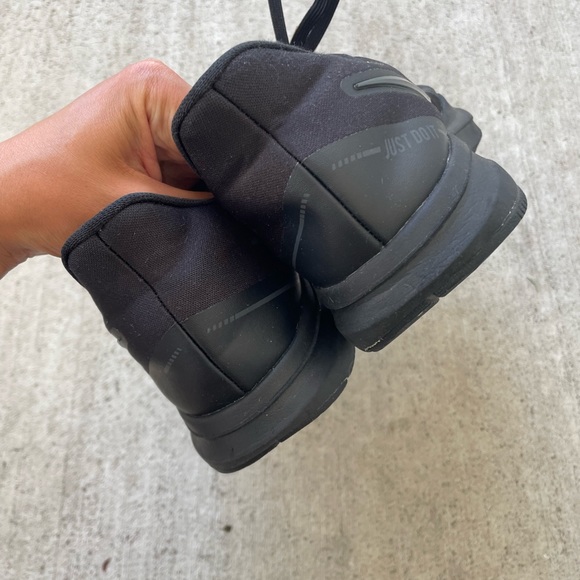 Nike Womens In Season TR 8 AA7773-002 Black Running size 11 - Picture 6 of 9